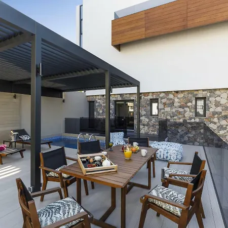 Luxury Villa With Private Pool In Rhodes